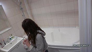 Czech Girl Keti in the shower – Hidden camera